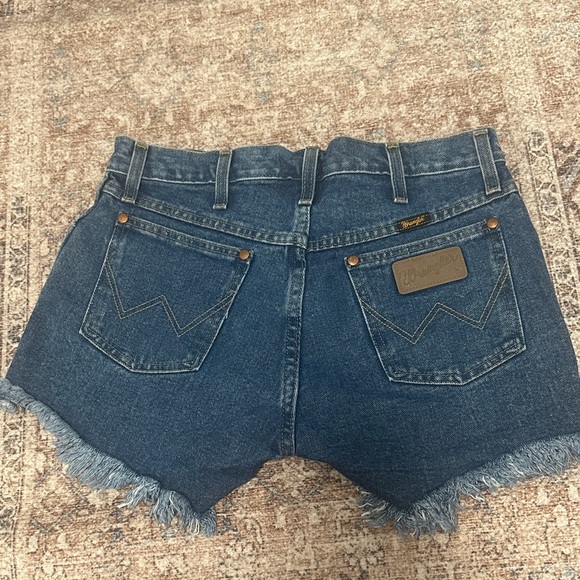 Wrangler Women's Classic Blue Jean Shorts - Picture 1 of 5